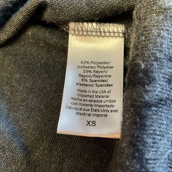 BEYOND YOGA Snakeskin Print
Raglan Crew Sweatshirt Size XS. - Picture 7 of 9